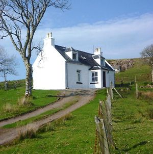 Ghillie'S Cottage Greshornish Exterior photo