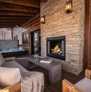 Private End Unit With Jacuzzi, Two Patios, And Indoor Outdoor Fireplace Villa Estes Park Exterior photo