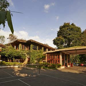 Club Mahindra Thekkady Hotel Exterior photo