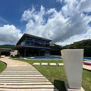 5 Star Resort Experience Exclusive Villa, Amazing Pool, Super Fast Wi-Fi, Stunning Mountain Views, Hear And See The River, 1 Km Hiking Trail, Santa Ana  Exterior photo