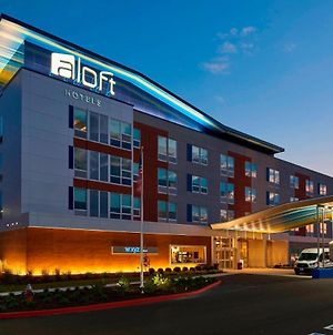 Aloft Cleveland Airport Hotel North Olmsted Exterior photo