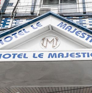 Hotel Le Majestic Douala Exterior photo
