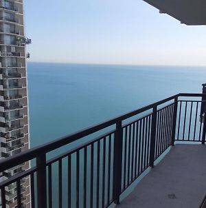 Malibu Apartment Chicago Exterior photo