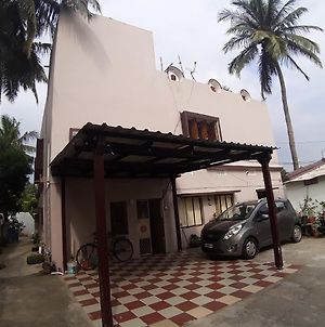 Sudha Kutir Apartment Puri Exterior photo