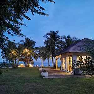 The Resthouse Laiya Villa Batangas Exterior photo