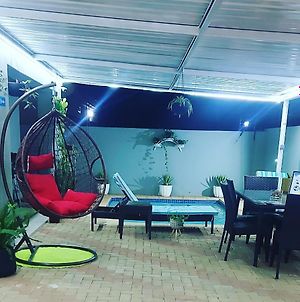 Twenty4Ten Guesthouse Gaborone Exterior photo