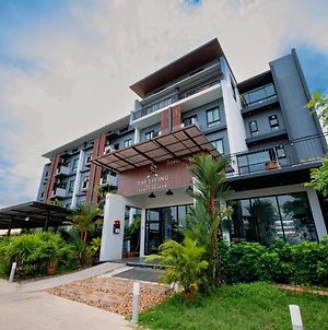 The Living Hotel Samutprakan Bang Bo Exterior photo