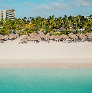 Hilton Aruba Caribbean Resort And Casino Palm Beach Exterior photo