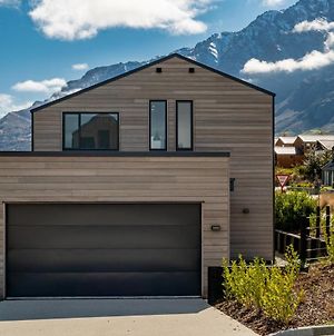 Jacks Point Family Retreat - Jacks Point Holiday Home Queenstown Exterior photo