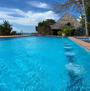 Menai Bay Beach Bungalows Hotel Zanzibar Exterior photo