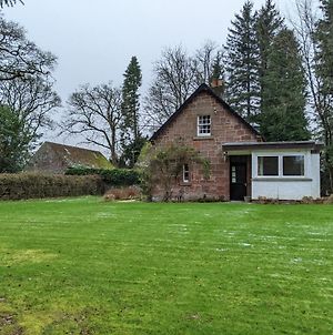 Garden Cottage . Park Of Drumquhassle Glasgow Exterior photo