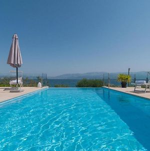 Beautiful Villa Sea Paradise Sutivan Exterior photo