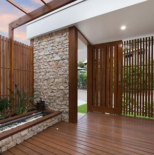 Luxury Villa Townsville Exterior photo