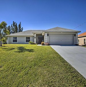 Canalfront Cape Coral Home With Screened Patio! Exterior photo