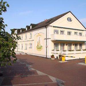 Hotel Am Schlosspark Zum Kurfurst Oberschleissheim Exterior photo