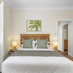 Spacious 2-Bed Apartment In The Heart Of Manly Sydney Exterior photo