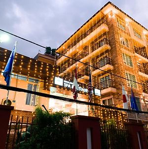 Himalayan Suite Hotel Kathmandu Exterior photo