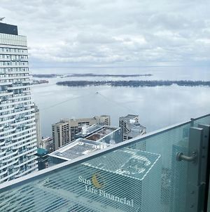 Ihost Suites Ice Condo Toronto Exterior photo