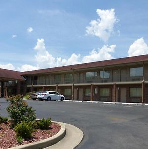 Red Roof Inn & Suites Cleveland, Tn Exterior photo