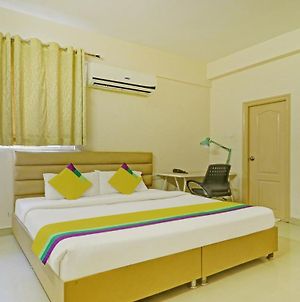 Itsy By Treebo - Blue Dawn Suites Hyderabad Exterior photo