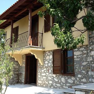 Petrino Studio Apartment Agios Georgios  Exterior photo