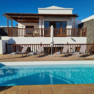 Luxury 4-Bedroom Villa With Heated Pool + Sea View Playa Blanca  Exterior photo