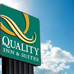 Quality Inn & Suites Monterey Exterior photo