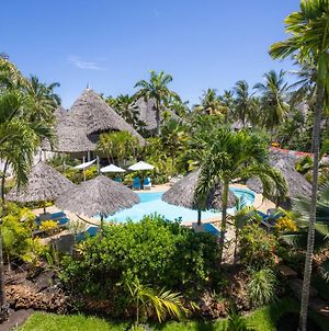 Aestus Villas Resort Diani Beach Exterior photo