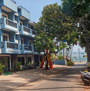The Hawaii Comforts Hotel Goa Exterior photo