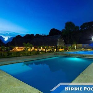 Reddoorz @ Afamosa Villas Resort Ilocos Sur Cabanglotan Exterior photo
