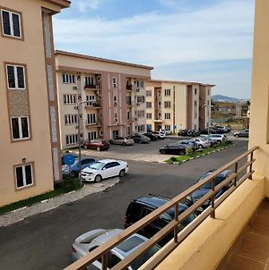 Nice Apartment With Free Wifi, Netflix, Kitchen, Playstation 4, 24Hours Electricity, Gym, Laundry And Mini Mart Abuja Exterior photo