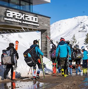 Apex2100 International Ski Academy Tignes Hotel Exterior photo