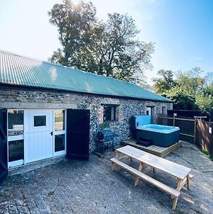 5 Bed Barn Conversion - With Private Hot Tub Villa Birchington-on-Sea Exterior photo