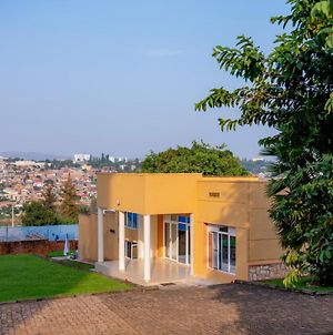 Fleur Guest House Kigali Exterior photo