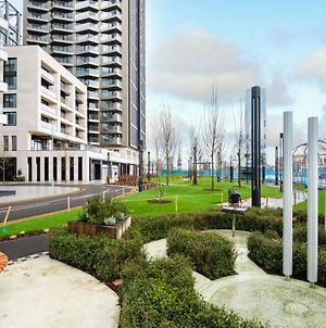 Elegant And Modern Apartments In Canary Wharf Right Next To Thames London Exterior photo