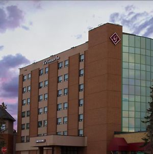 The Glenmore Inn & Convention Centre Calgary Exterior photo