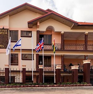 Sweet Pee Executive Hotel Kumasi Exterior photo