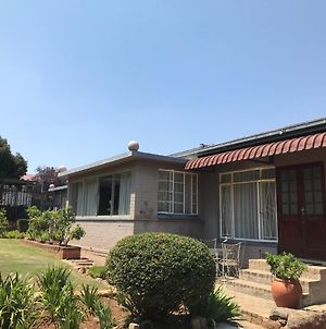 Glenmore Guesthouse Bloemfontein Exterior photo