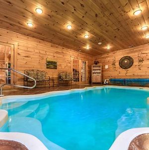 Newly Renovated Lodge! Luxury Mountain Views, Indoor Pool, New Arcade Games! Sevierville Exterior photo