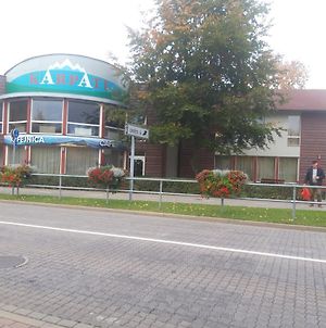 Viesu Nams Karpati Hotel Ventspils Exterior photo