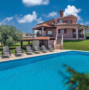 Stunning Home In Nova Vas With 4 Bedrooms, Outdoor Swimming Pool And Heated Swimming Pool Exterior photo