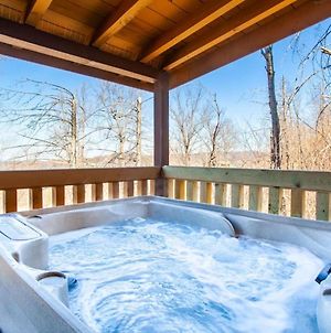 Whisk A Way With Hot Tub, Pool Table And Jacuzzi Villa Gatlinburg Exterior photo