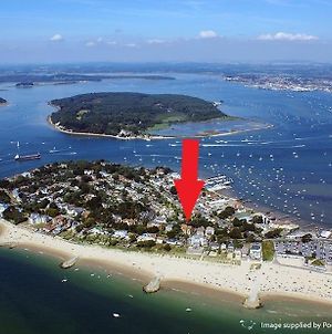 Sandbanks Apartment With Free Parking Just Minutes From The Beach And Bars Canford Cliffs Exterior photo