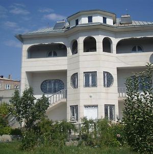 Villa Yeghvard Exterior photo