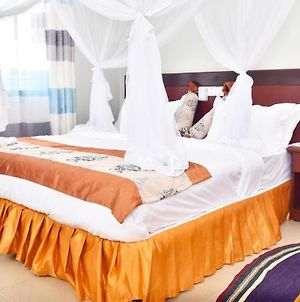 Room In Bb - Sea Crest Hotel Zanzibar 3 Kiwengwa  Exterior photo