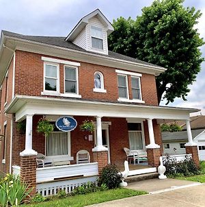 The Bonney Grey Guesthouse - Historic Charm Meets Modern Comfort In The Heart Of Downtown Grafton Exterior photo