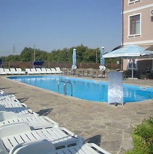 Korona Hotel Tiraspol Exterior photo