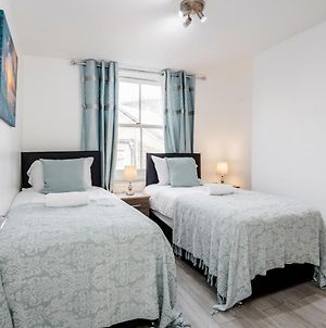 Beautiful 1-Bed Apartment In London Lewisham Exterior photo
