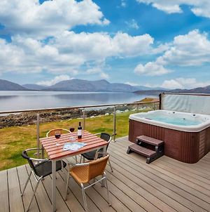 Loch Linnhe Waterfront Lodges With Hot Tubs Glencoe Exterior photo