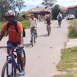 Authentic Bicycle Tours And Backpackers Hostel Soweto Exterior photo